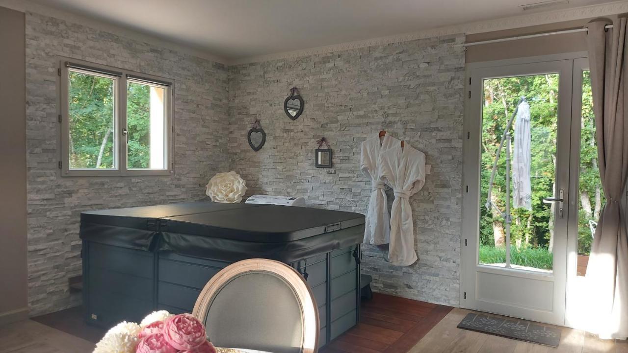Gite Spa & Nature Saint-Chamassy Buitenkant foto